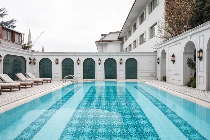 sura%20hagia%20sophia%20pool